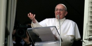 Papa Franjo:  Vjera podrazumijeva izabrati Boga za temeljni kriterij života